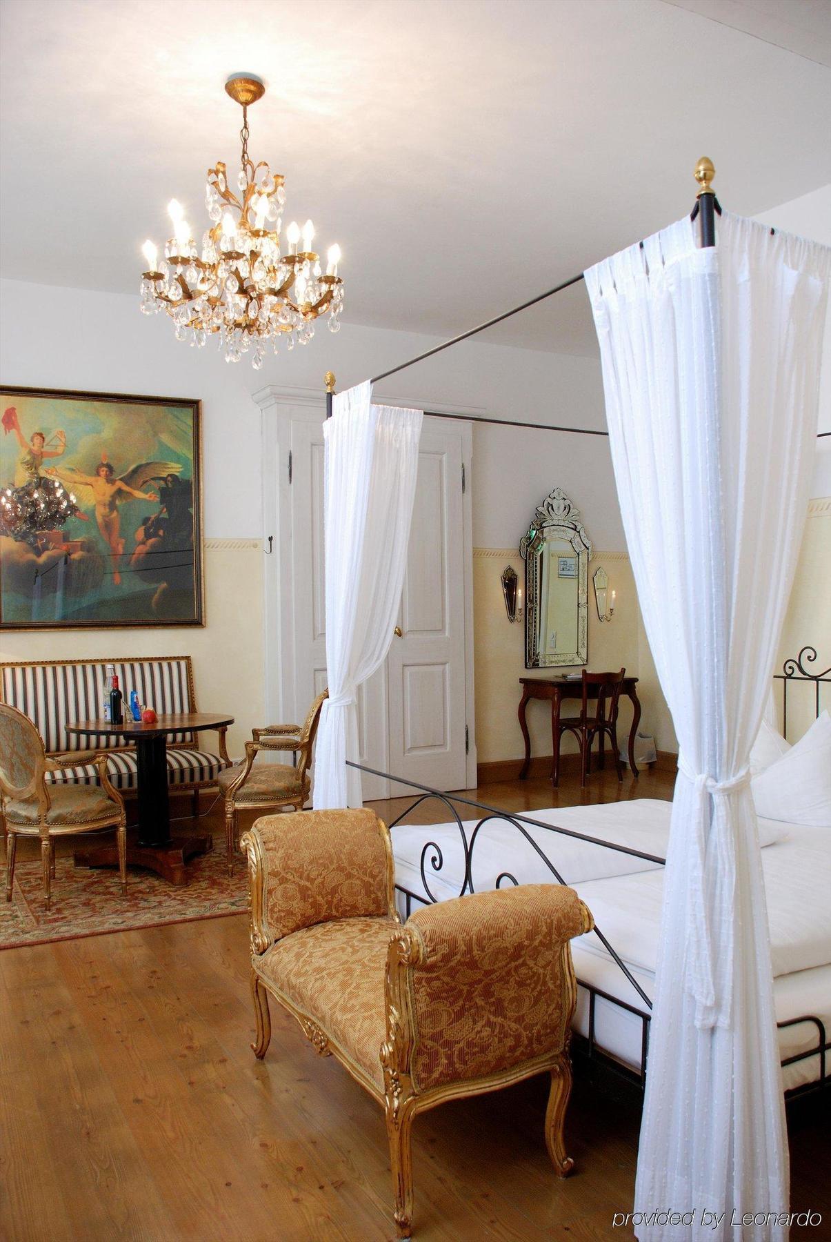 Orphee - Grosses Haus Hotel 3*